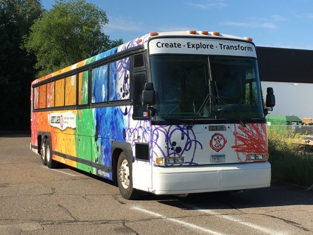 Mobile art therapy bus