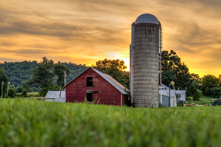 Barn and tower silo
